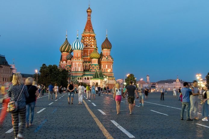 Conoce la Catedral San Basilio en Moscú