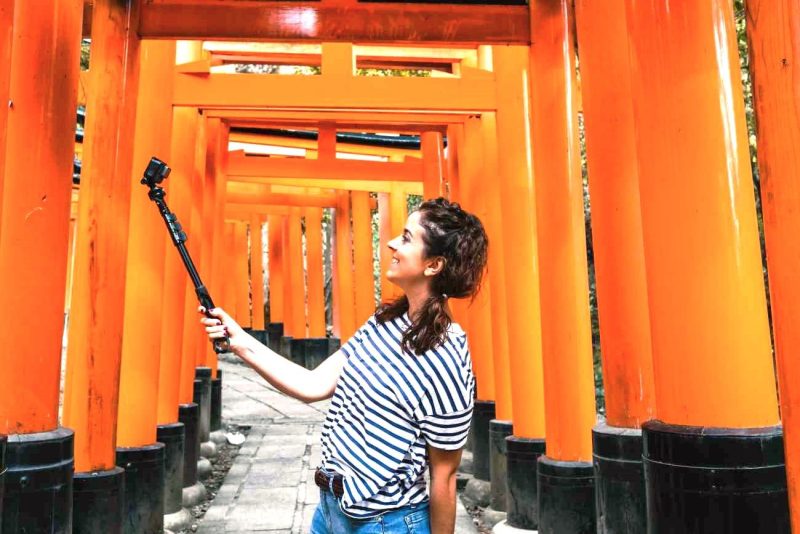 Hazte una foto en el pasillo de los 1000 torii rojos