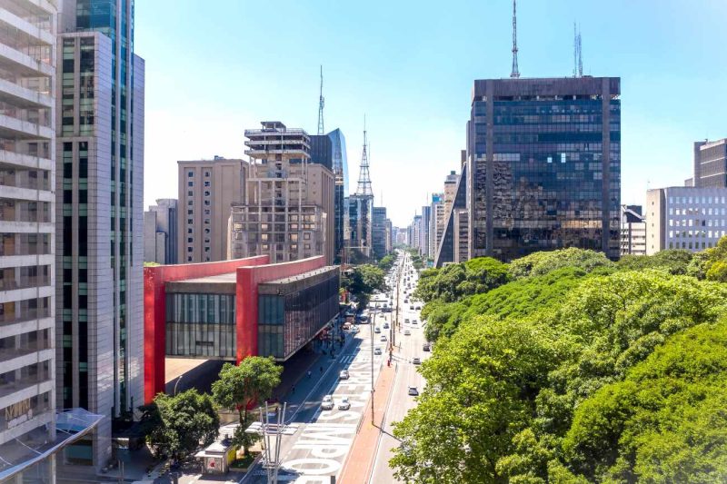 Recorre la Avenida Paulista de arriba a abajo