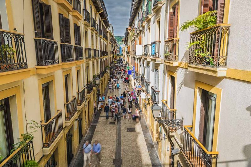 Qué hacer en San Sebastián: pasear por la parte vieja