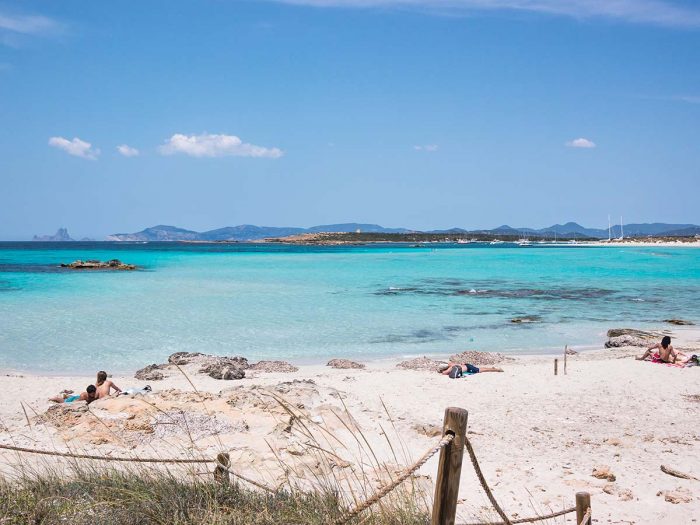 Visita la playa de Ses Illetes o la playa de Migjorn para ver en Formentera