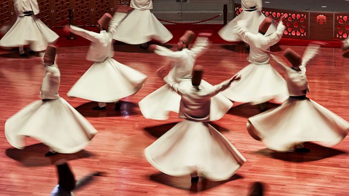 Cosas interesantes para ver en Estambul: las danzas rituales de los derviches danzantes