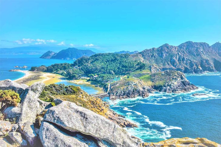 Conocer la belleza natural de las Islas Cíes, una vista obligada que hacer en Vigo