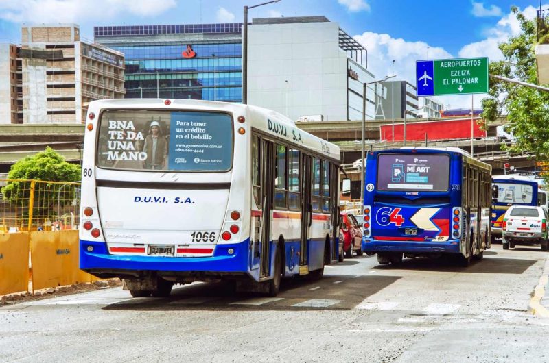 Autobús urbano (colectivo) líneas 51 y 8, baratos pero lentos