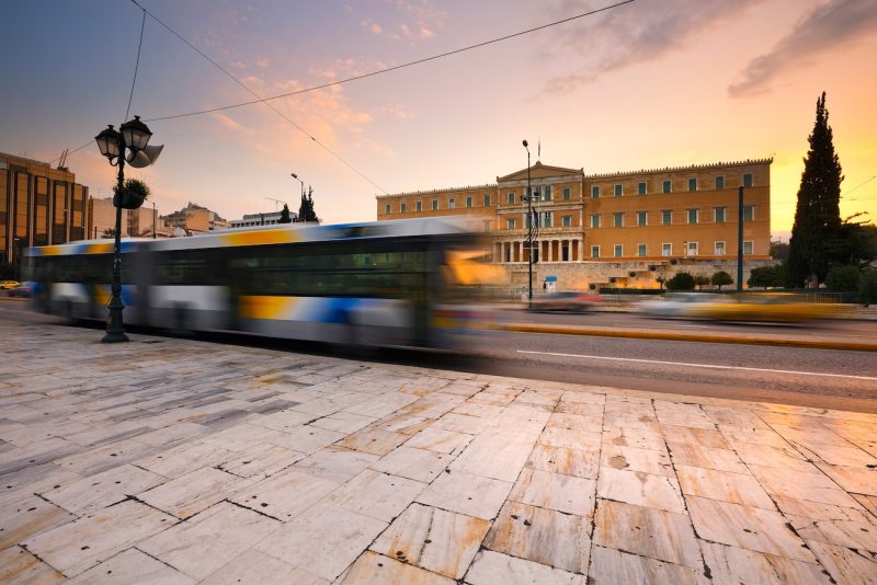 Autobús exprés: la opción más económica para ir desde el aeropuerto de Atenas al centro