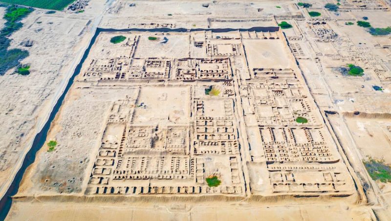 La ciudad de adobe de Chan Chan y Trujillo, “ciudad de la eterna primavera”