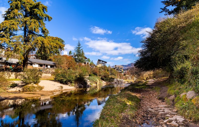 Córdoba, su historia colonial y los valles verdes de las Sierras