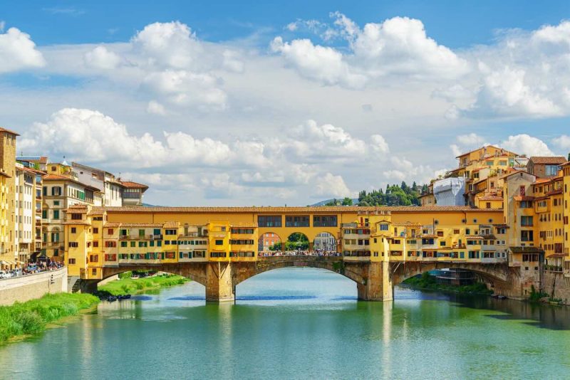 Cruzar a pie el Ponte Vecchio