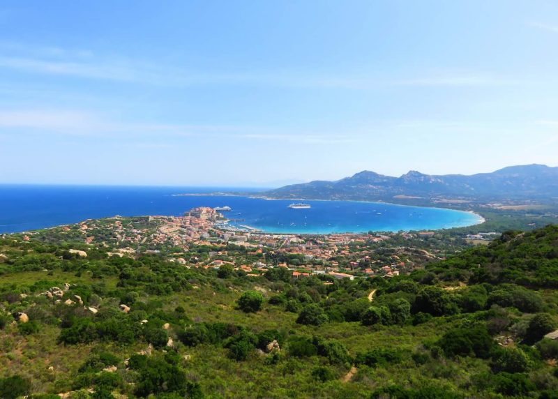 Calvi perfecto para unas vacaciones de playa con todos los servicios
