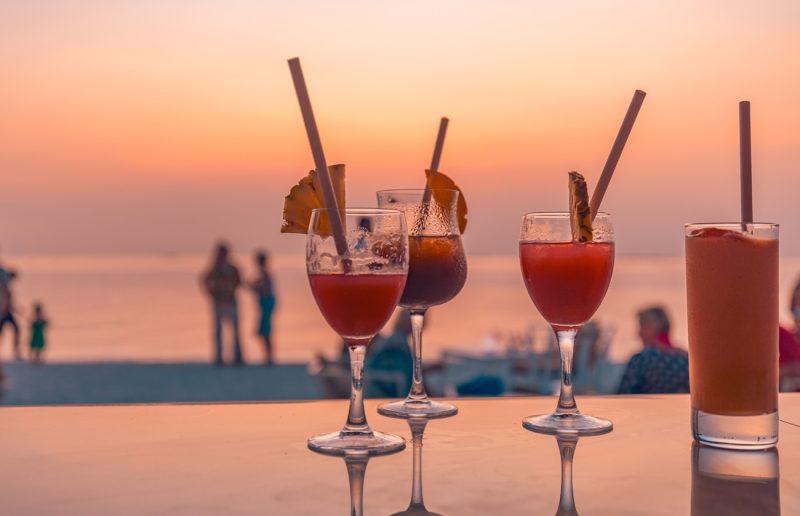 Bares tiki en Las Bahamas, tómate un cocktel tiki